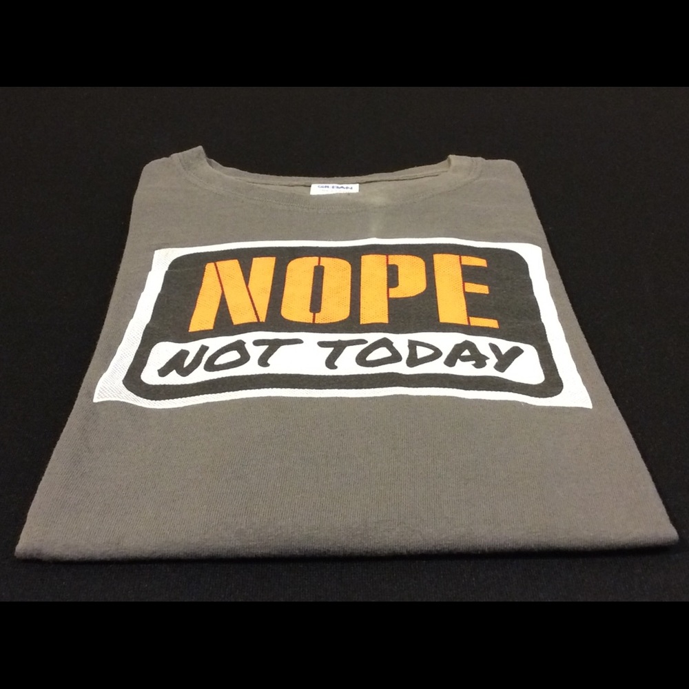 *GENTLY WORN* $20 - NNT T-Shirt : LRG